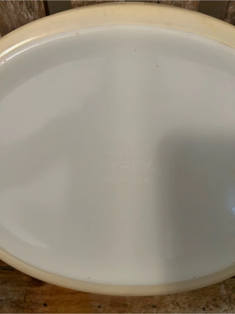 Vintage Pyrex 1 -1/2 qt Divided Serving Baking Dish Gold Leaf Acorn Pattern